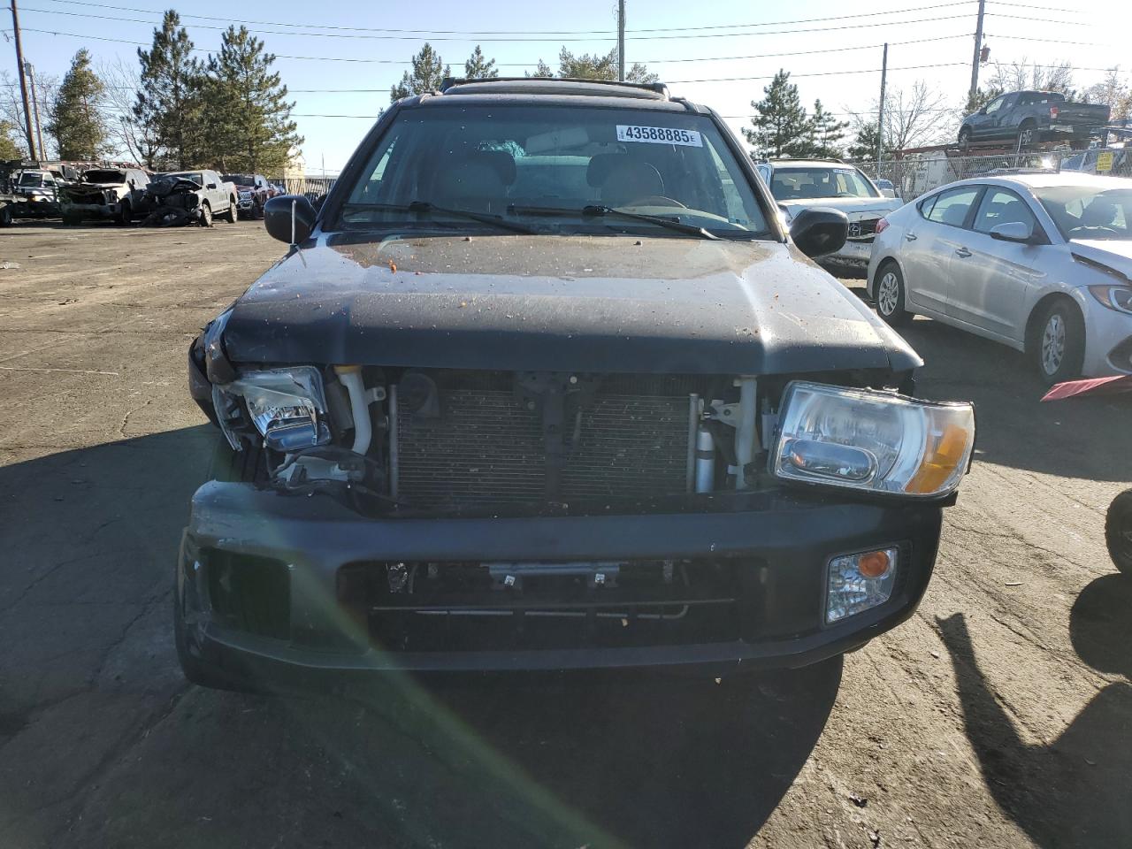 2001 Infiniti QX4 - Image 5