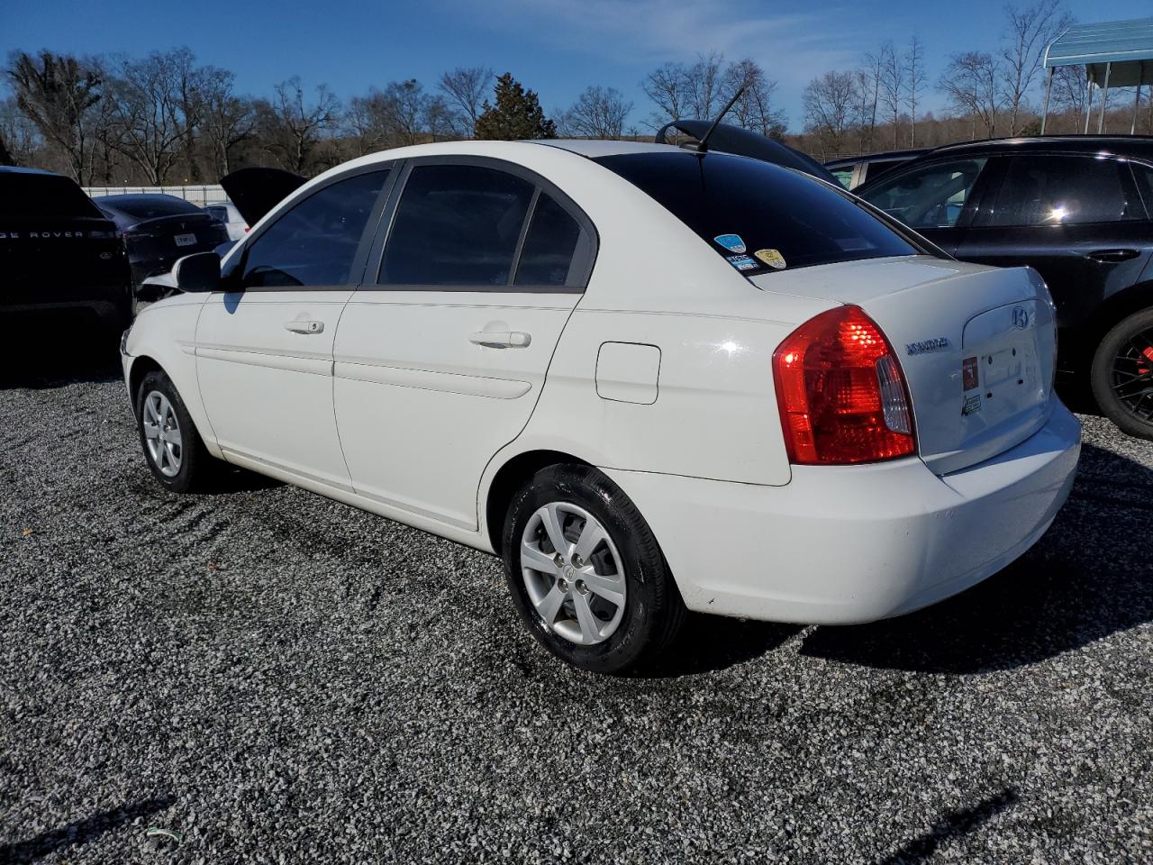 2010 Hyundai Accent - Image 2