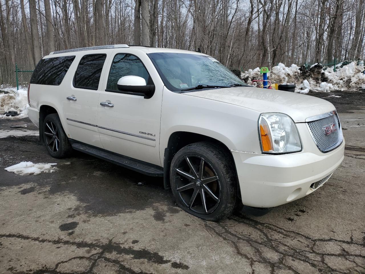 2013 GMC Yukon - Image 4