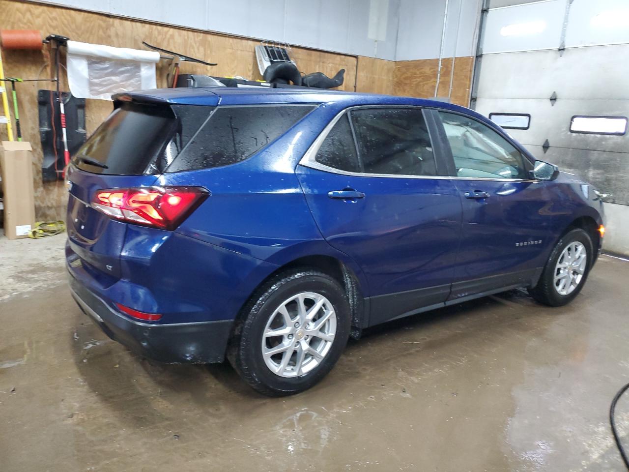 2023 Chevrolet Equinox - Image 3