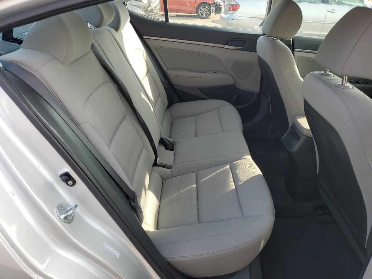 2018 Hyundai Elantra - Image 10