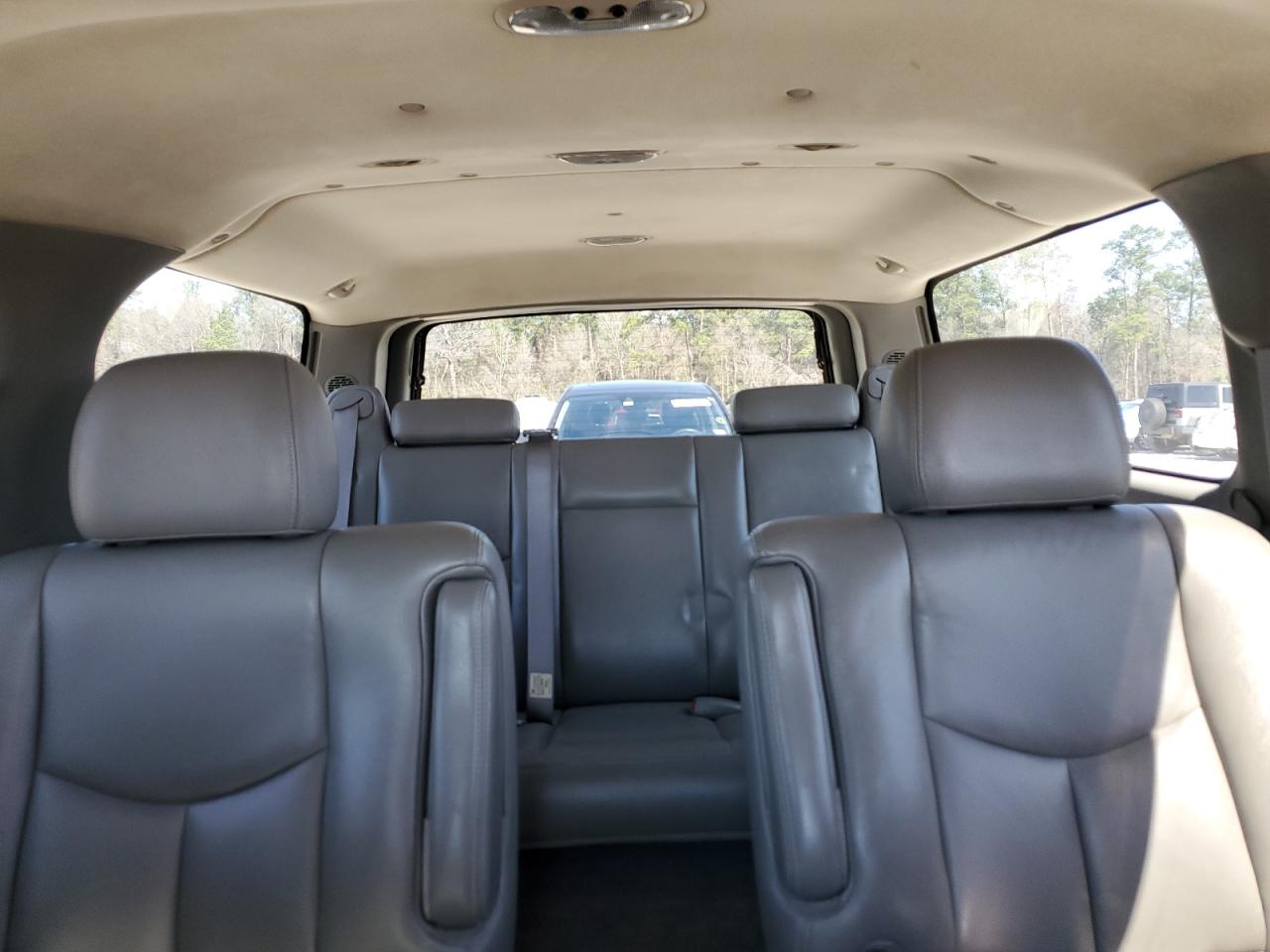 2005 GMC Yukon - Image 10