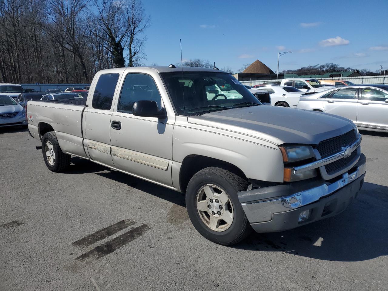 2004 Chevrolet Silverado - Image 4