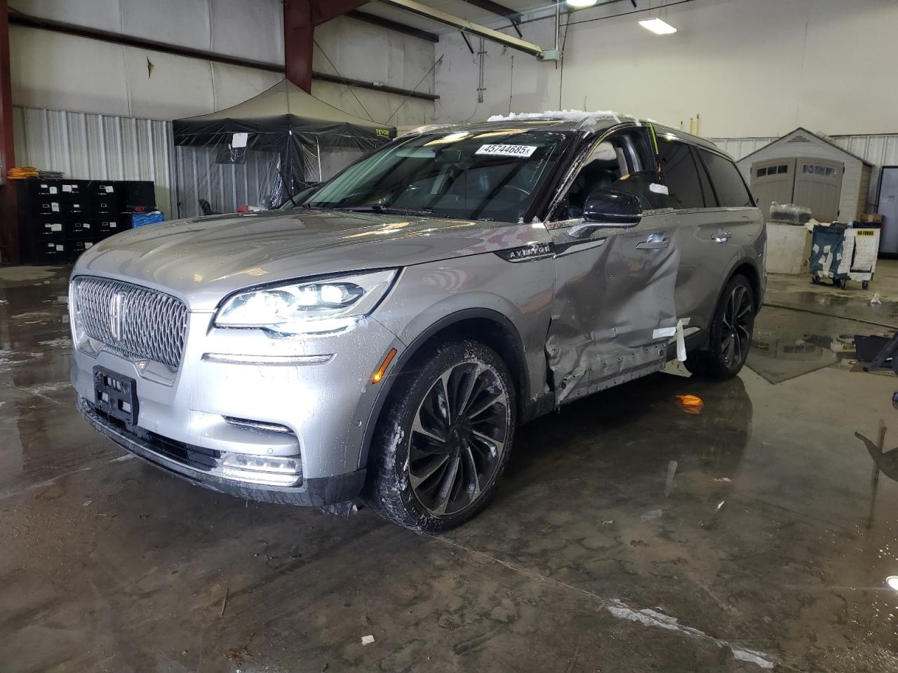 2020 Lincoln Aviator - Image 1