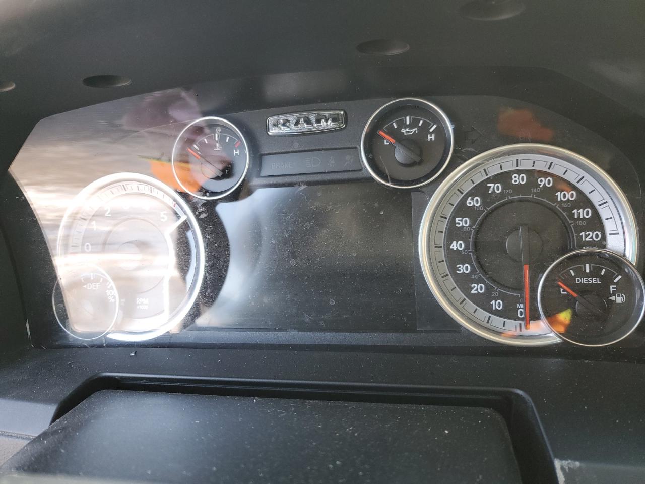 2016 RAM 1500 - Image 9