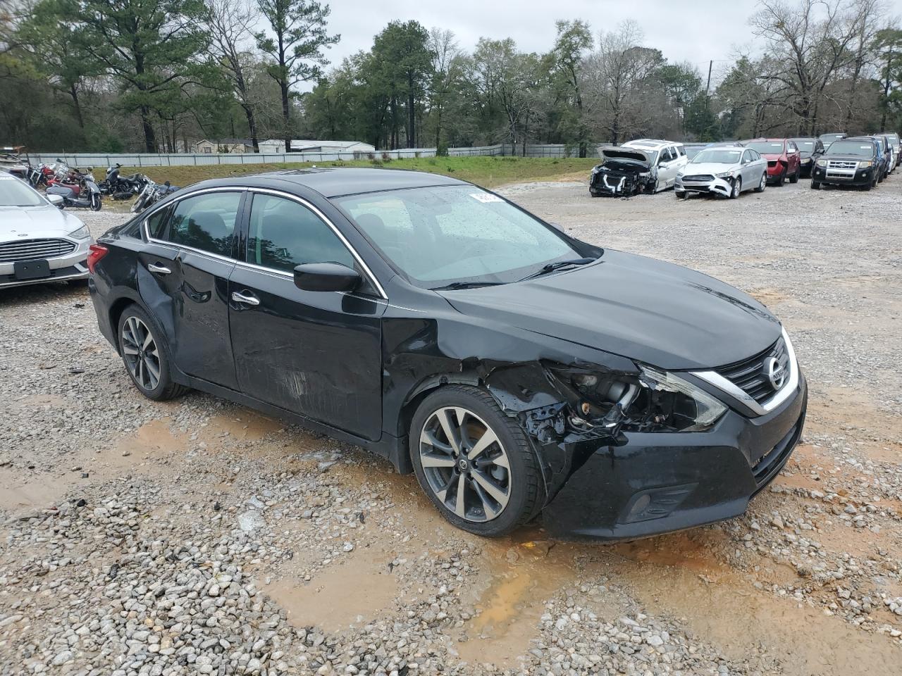 2016 Nissan Altima - Image 4