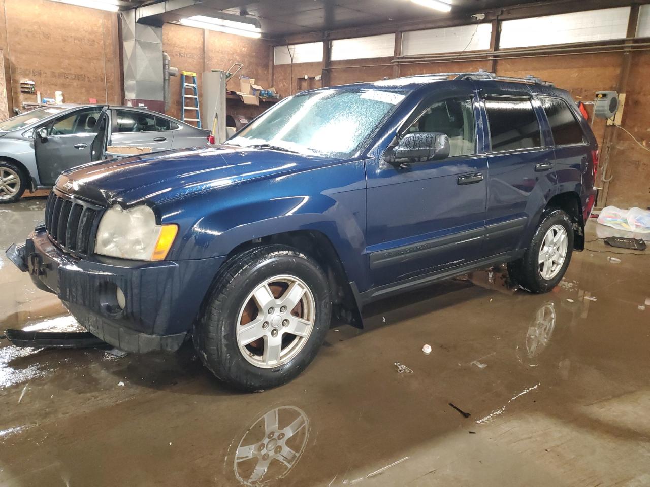 2005 Jeep Grand Cherokee - Image 1