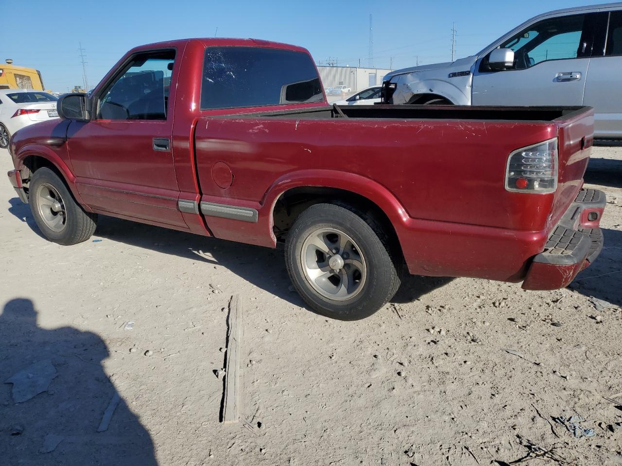 2000 Chevrolet S-10 Pickup - Image 2