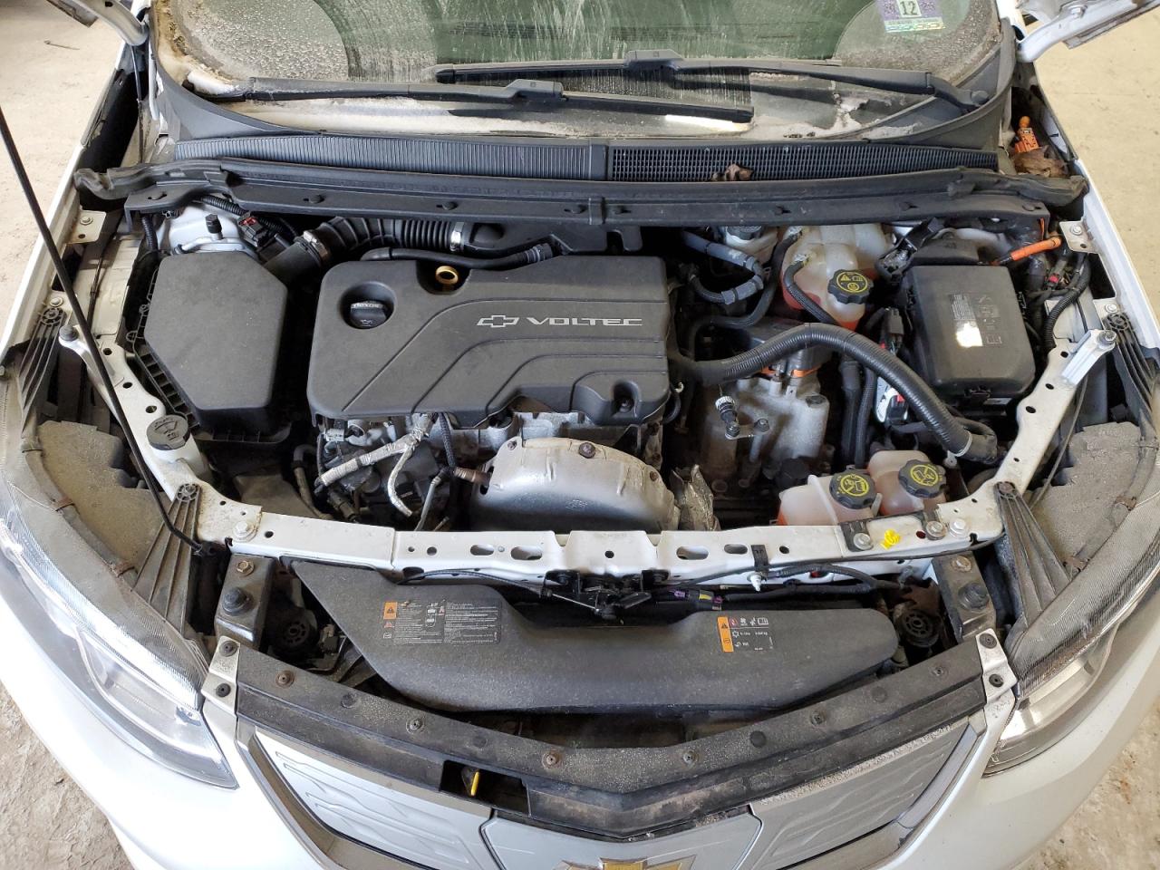 2017 Chevrolet Volt - Image 11