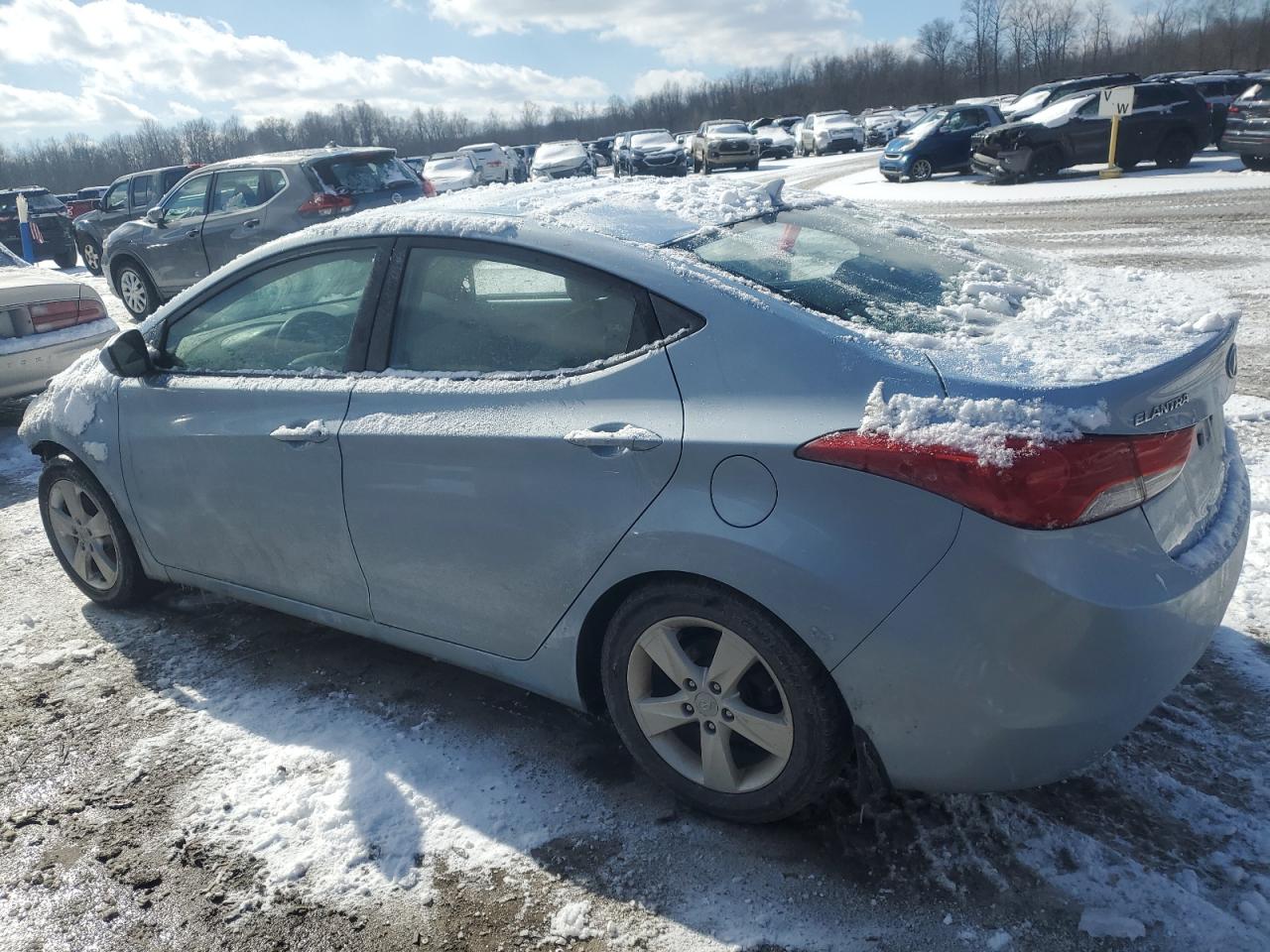 2013 Hyundai Elantra - Image 2