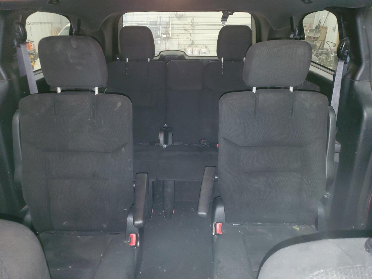 2015 Dodge Caravan - Image 10