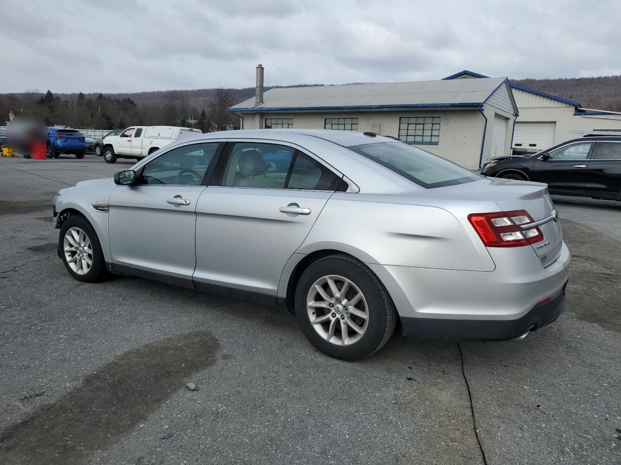 2013 Ford Taurus - Image 2