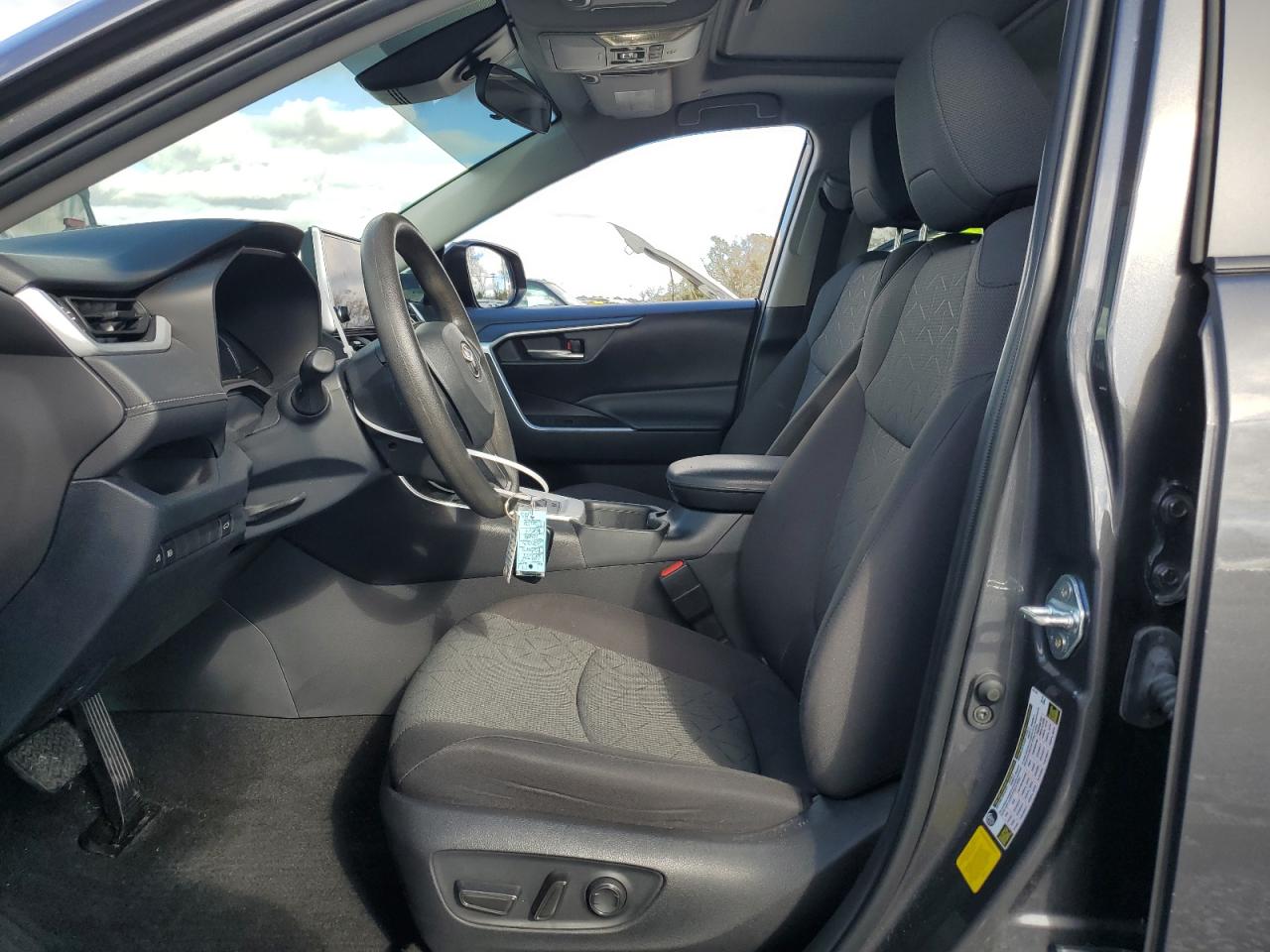 2023 Toyota RAV 4 - Image 7