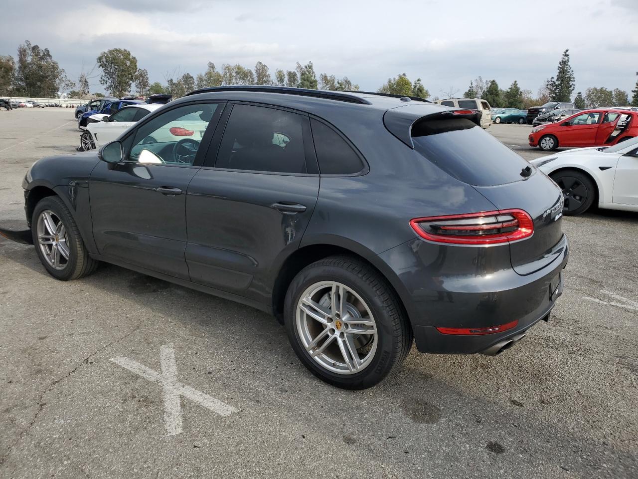 2018 Porsche Macan - Image 2