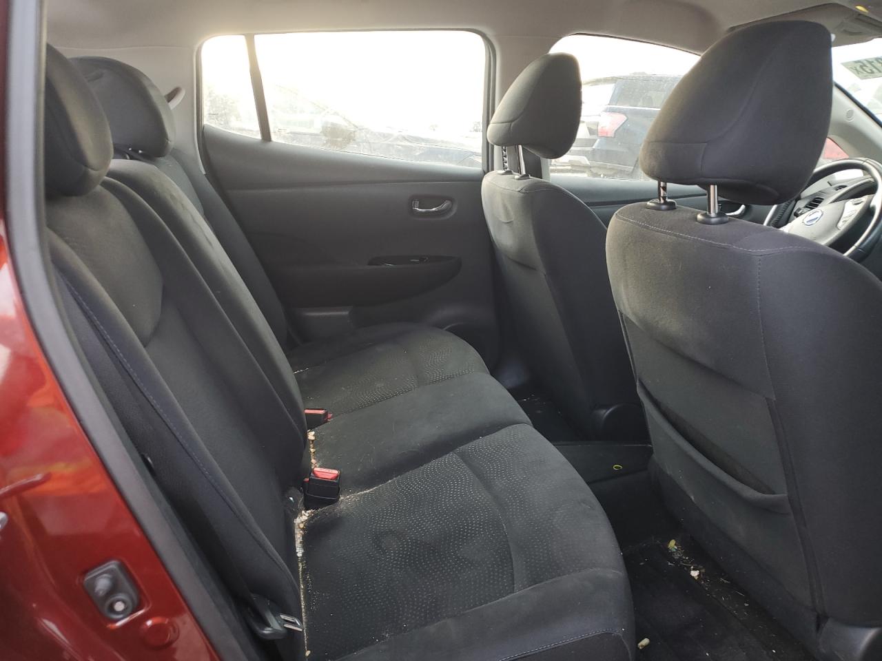2017 Nissan Leaf - Image 11
