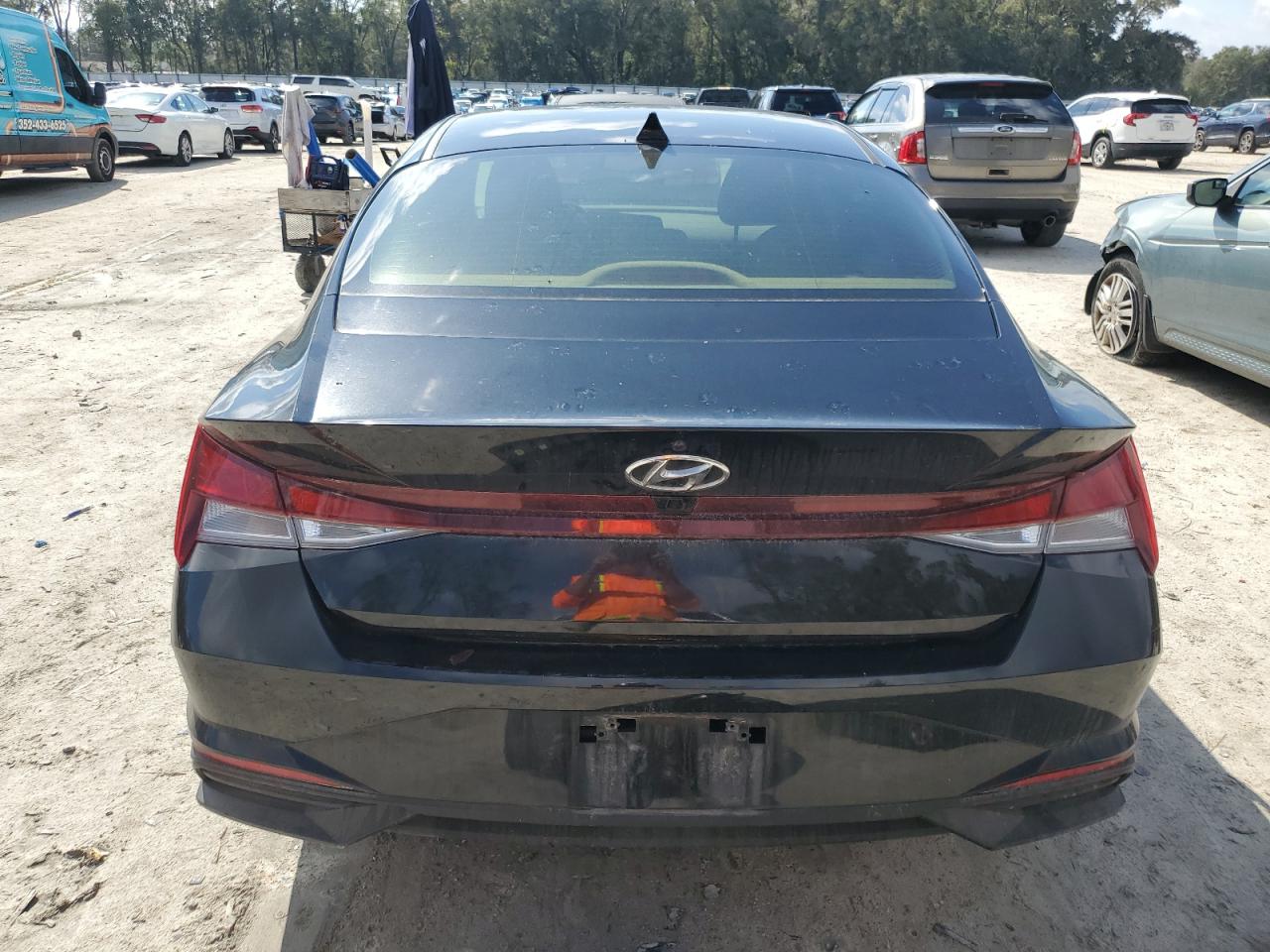 2023 Hyundai Elantra - Image 6