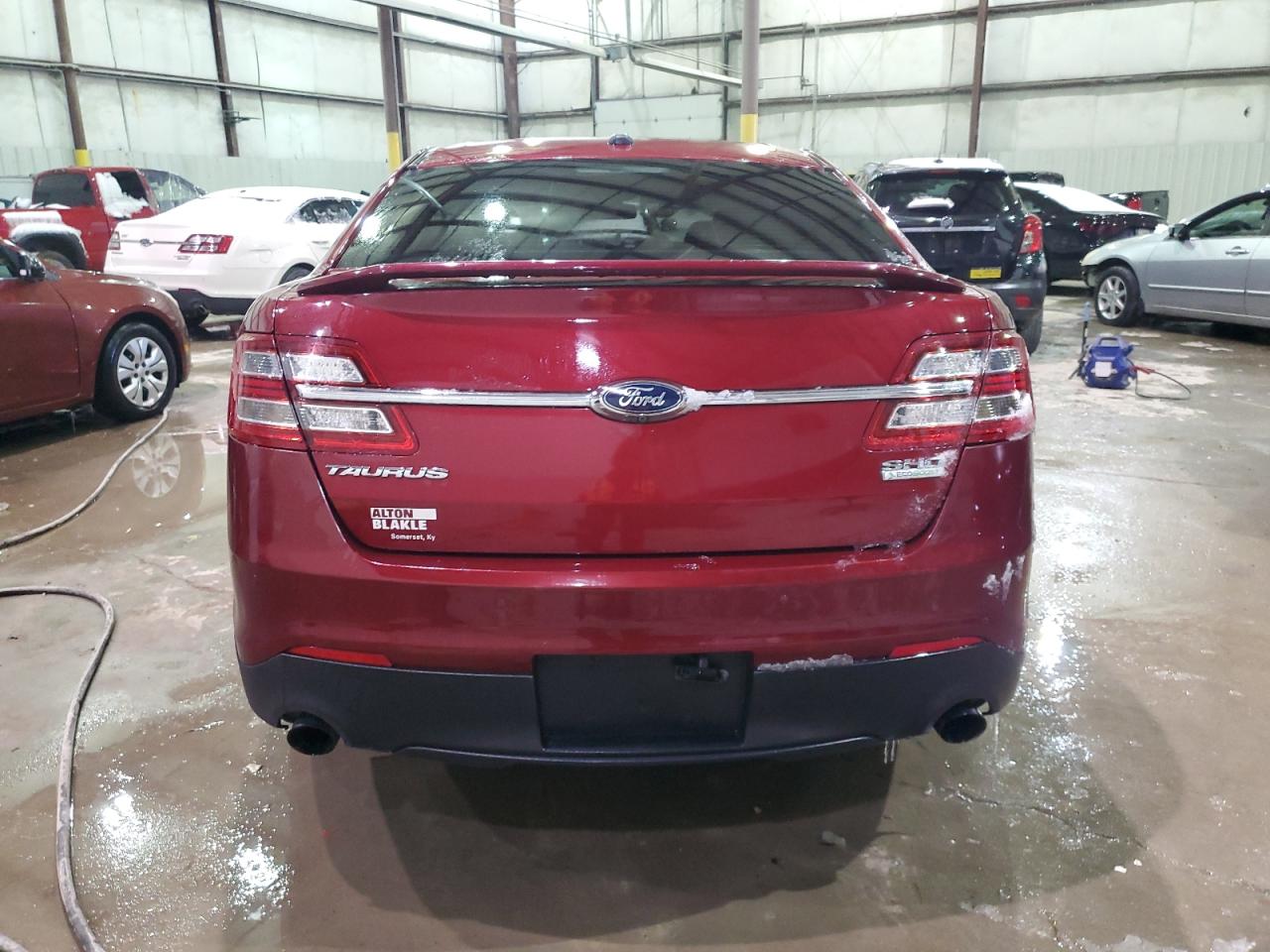 2015 Ford Taurus - Image 6
