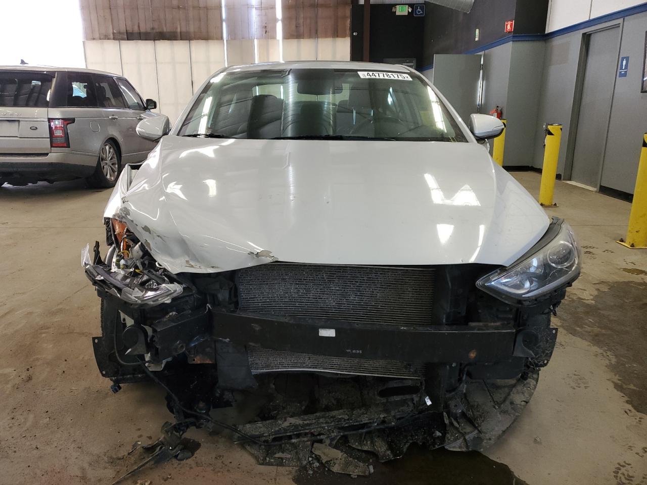 2017 Hyundai Elantra - Image 5