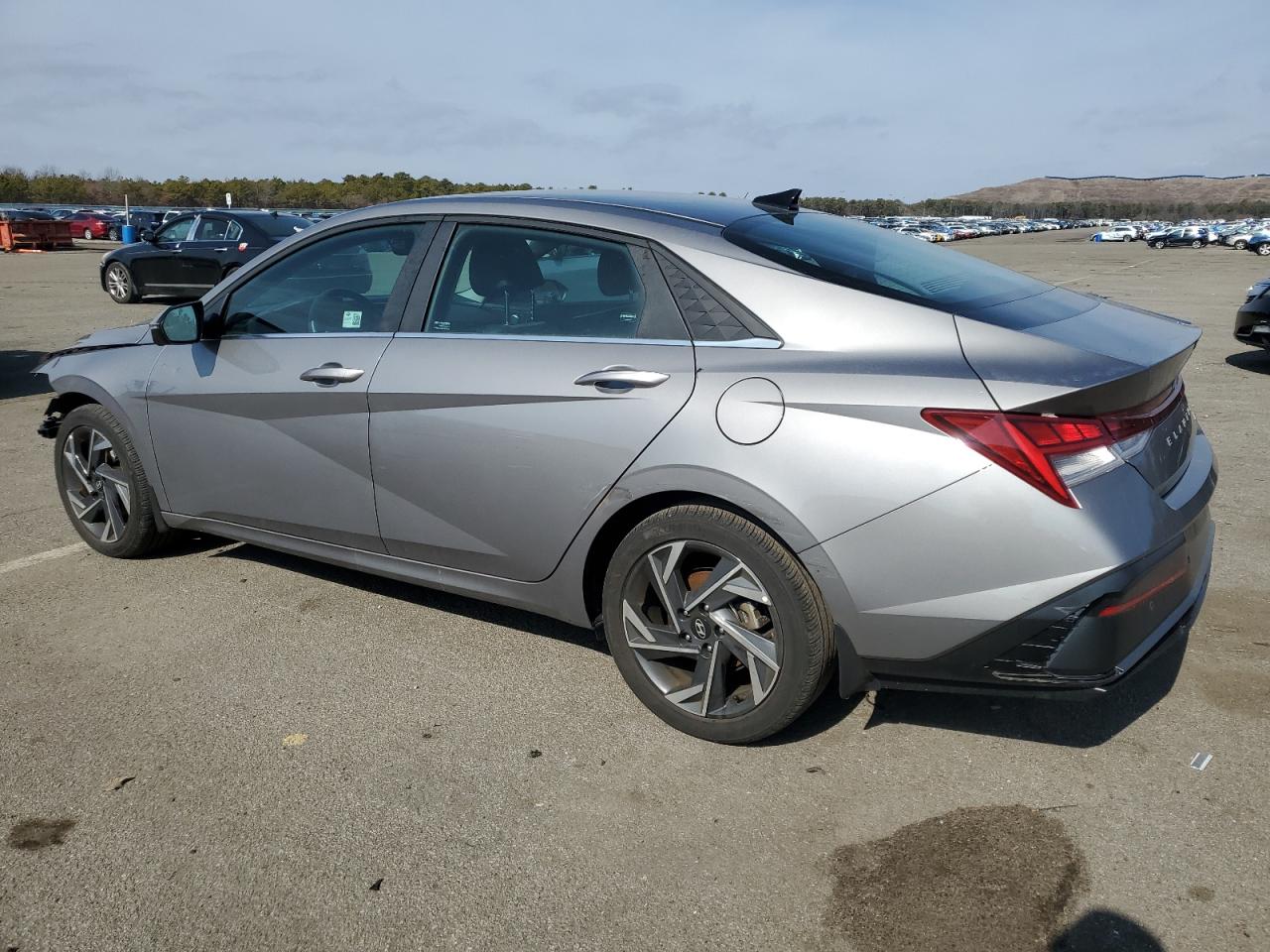 2024 Hyundai Elantra - Image 2
