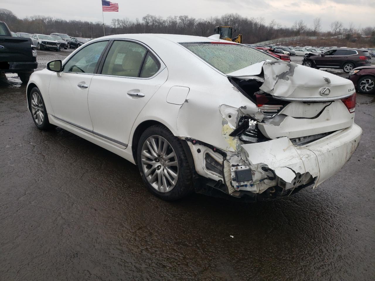 2016 Lexus LS - Image 2