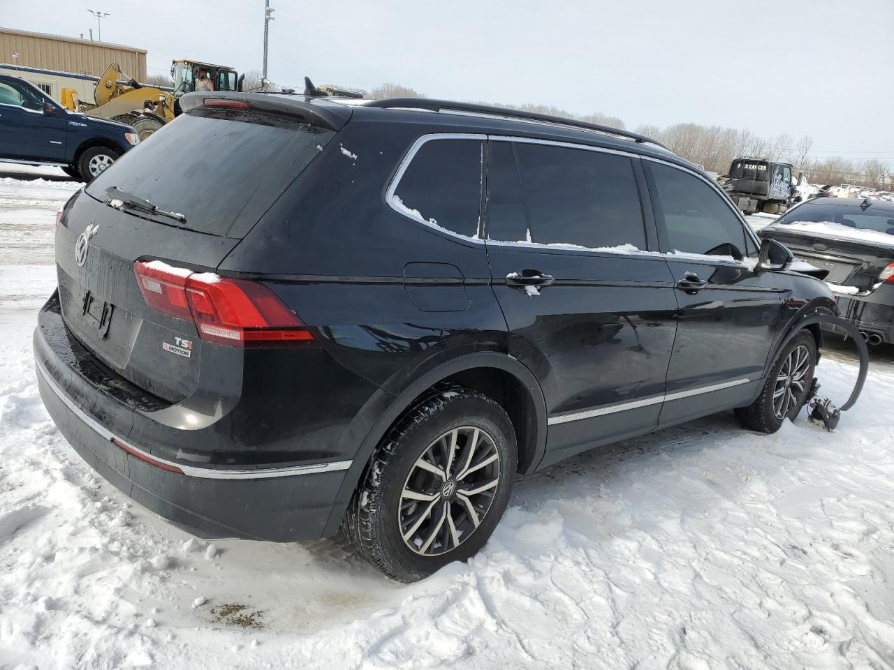 2018 Volkswagen Tiguan - Image 3
