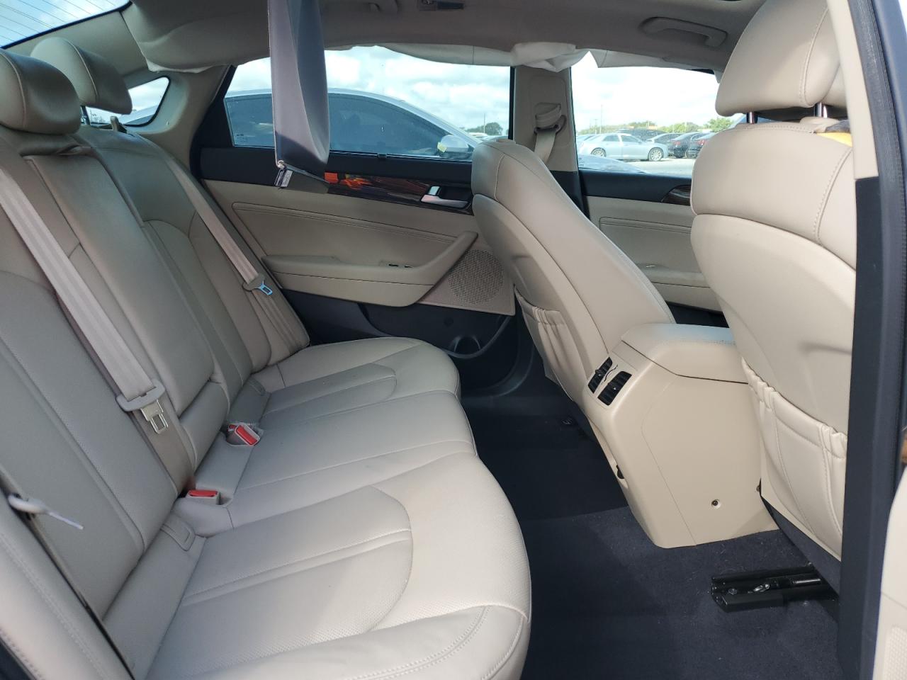 2016 Hyundai Sonata - Image 10