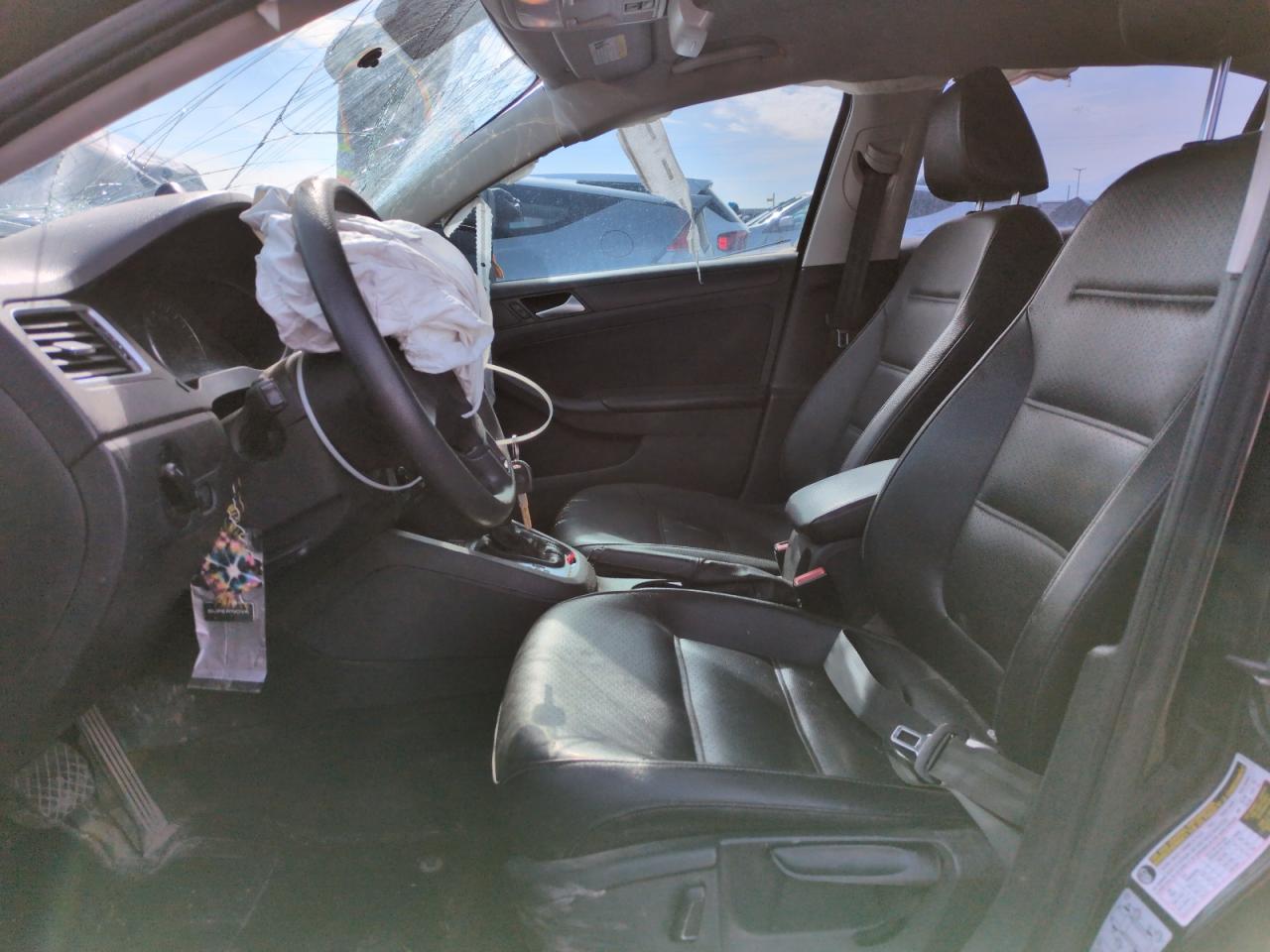 2014 Volkswagen Jetta - Image 7