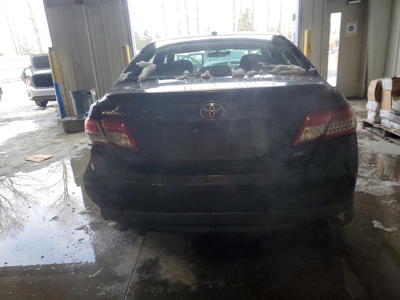 2011 Toyota Camry - Image 6