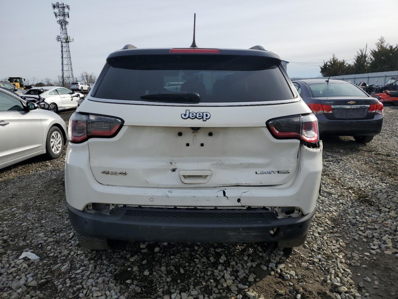 2017 Jeep Compass - Image 6