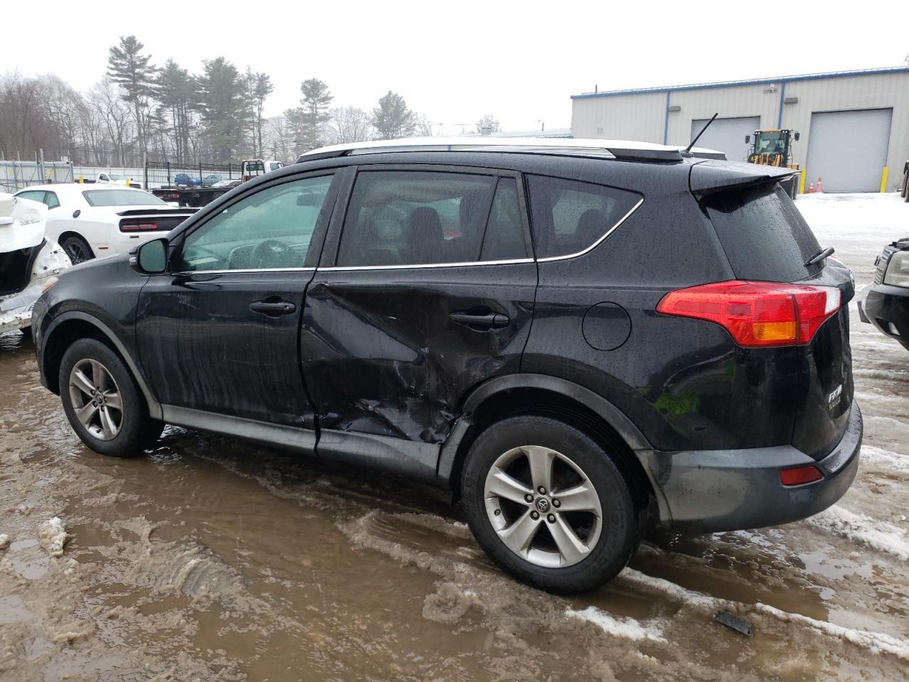 2015 Toyota RAV 4 - Image 2