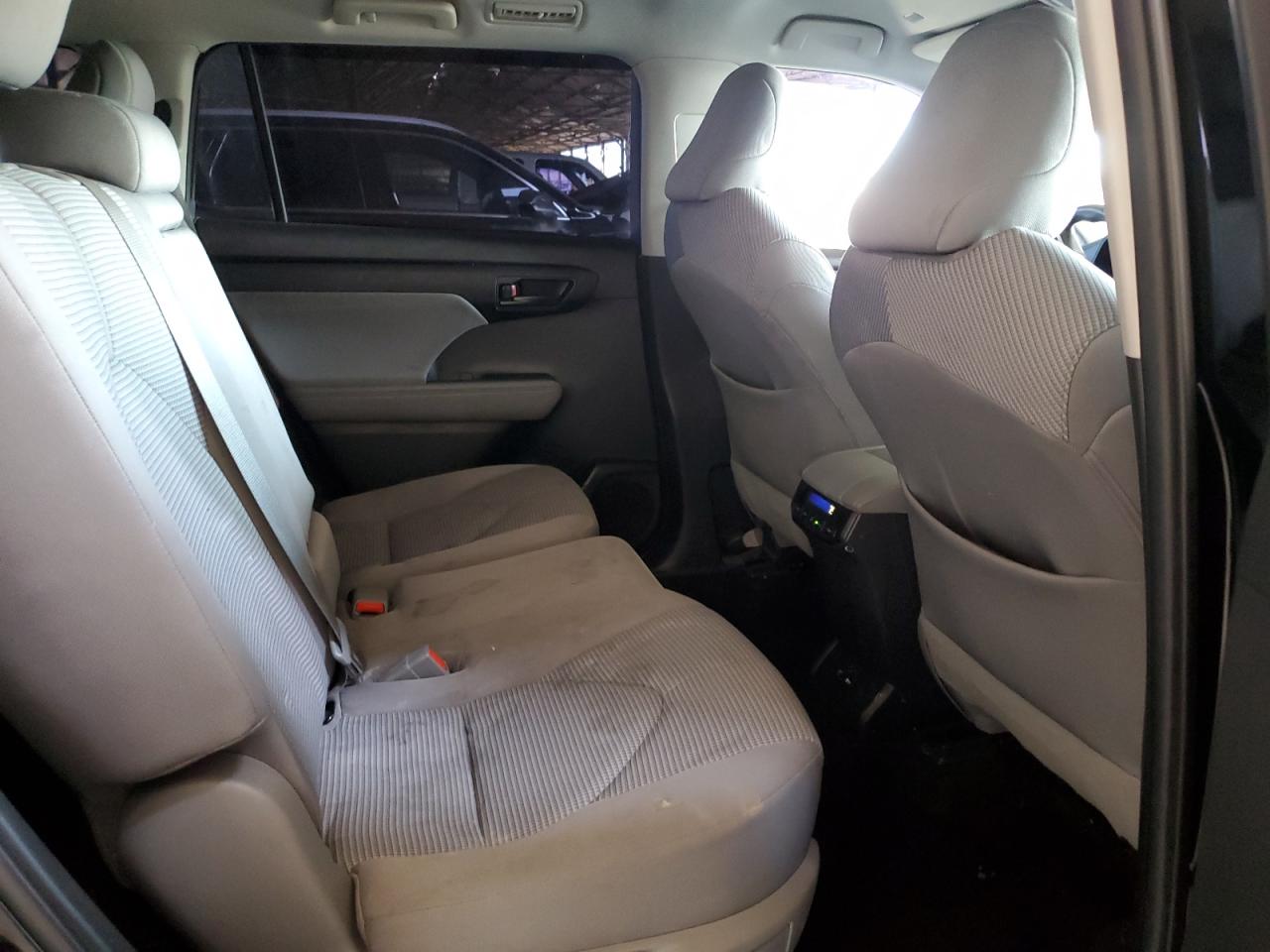 2020 Toyota Highlander - Image 11