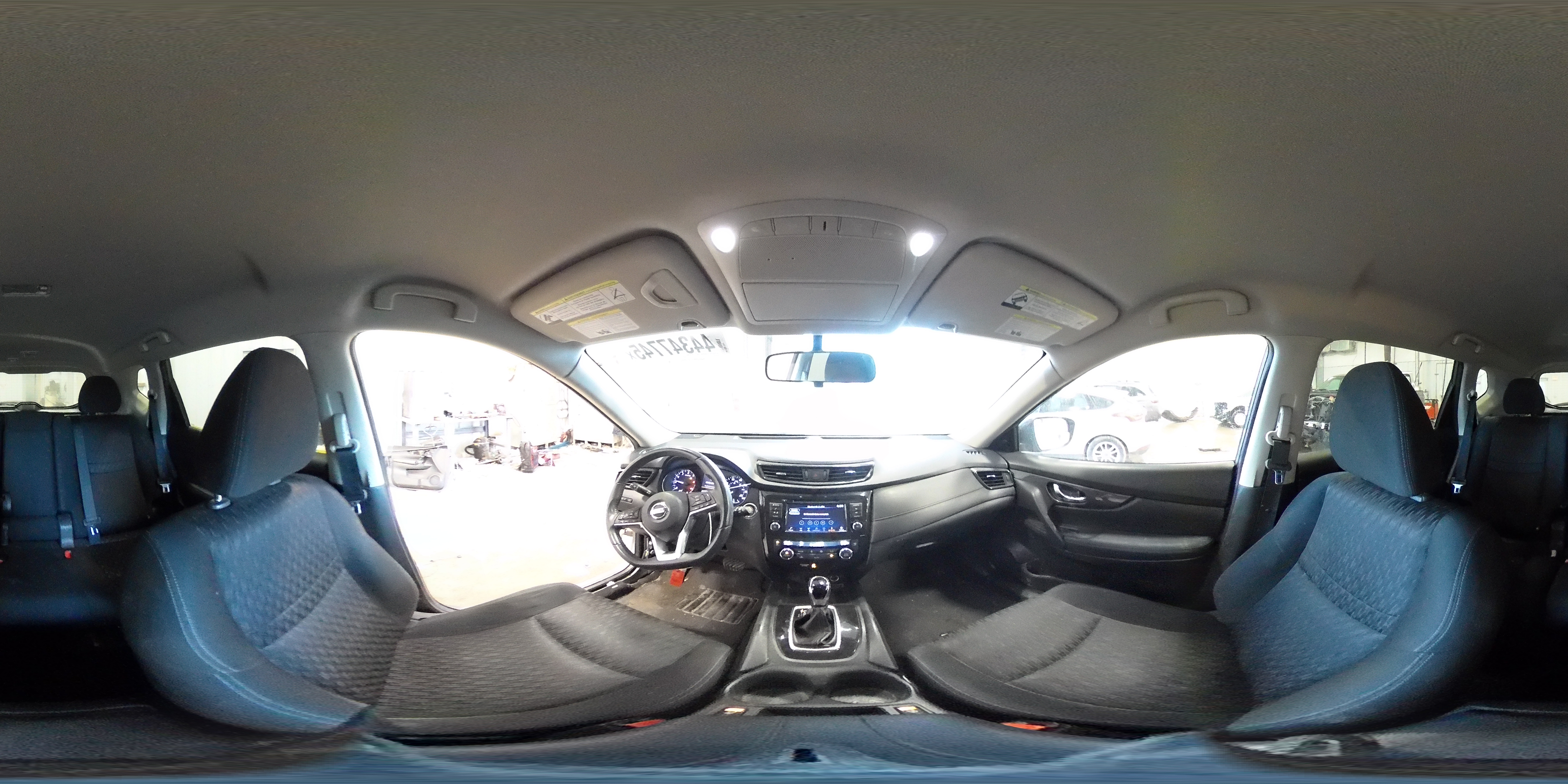 2018 Nissan Rogue - Image 16