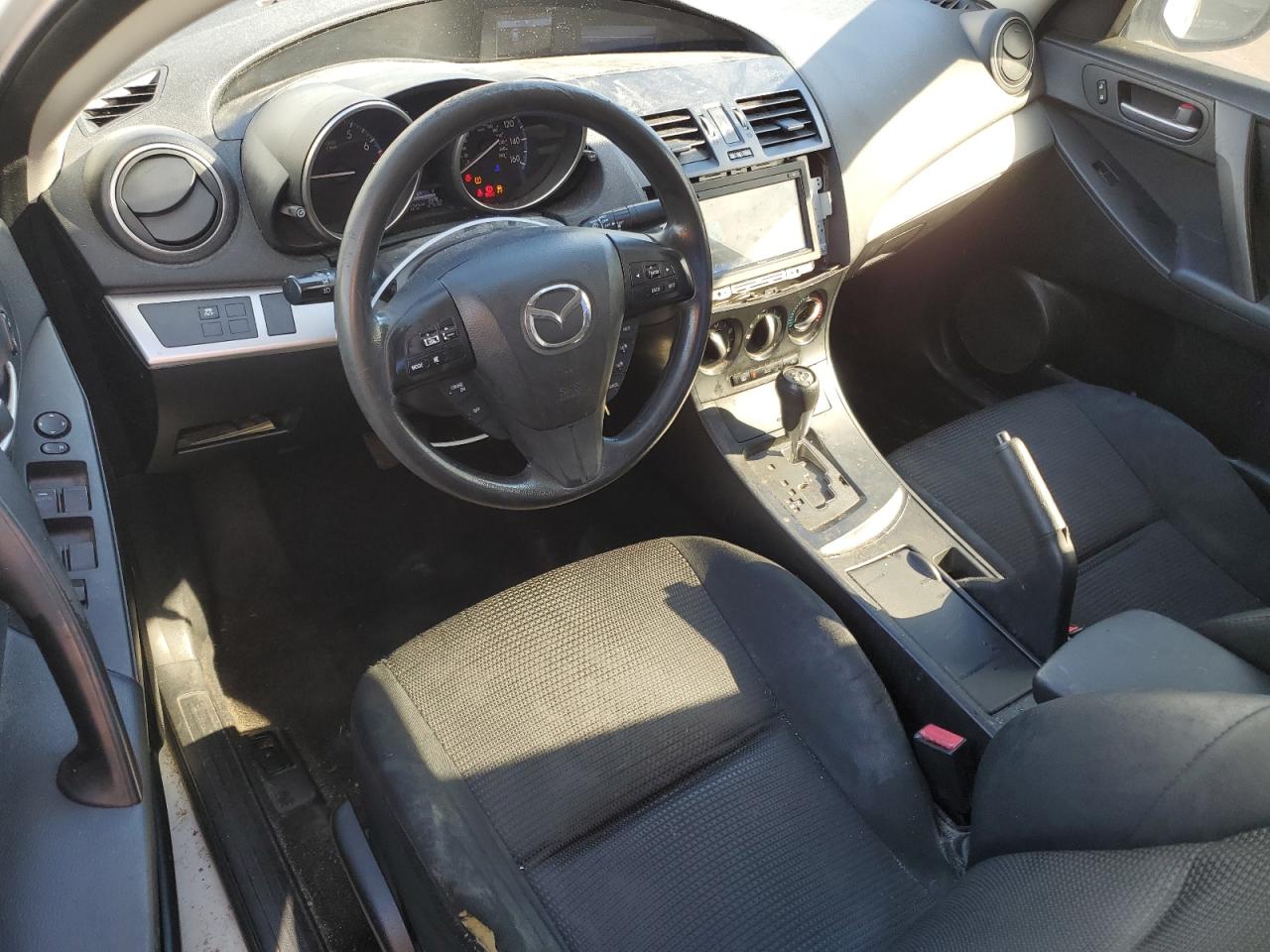 2013 Mazda 3 - Image 8