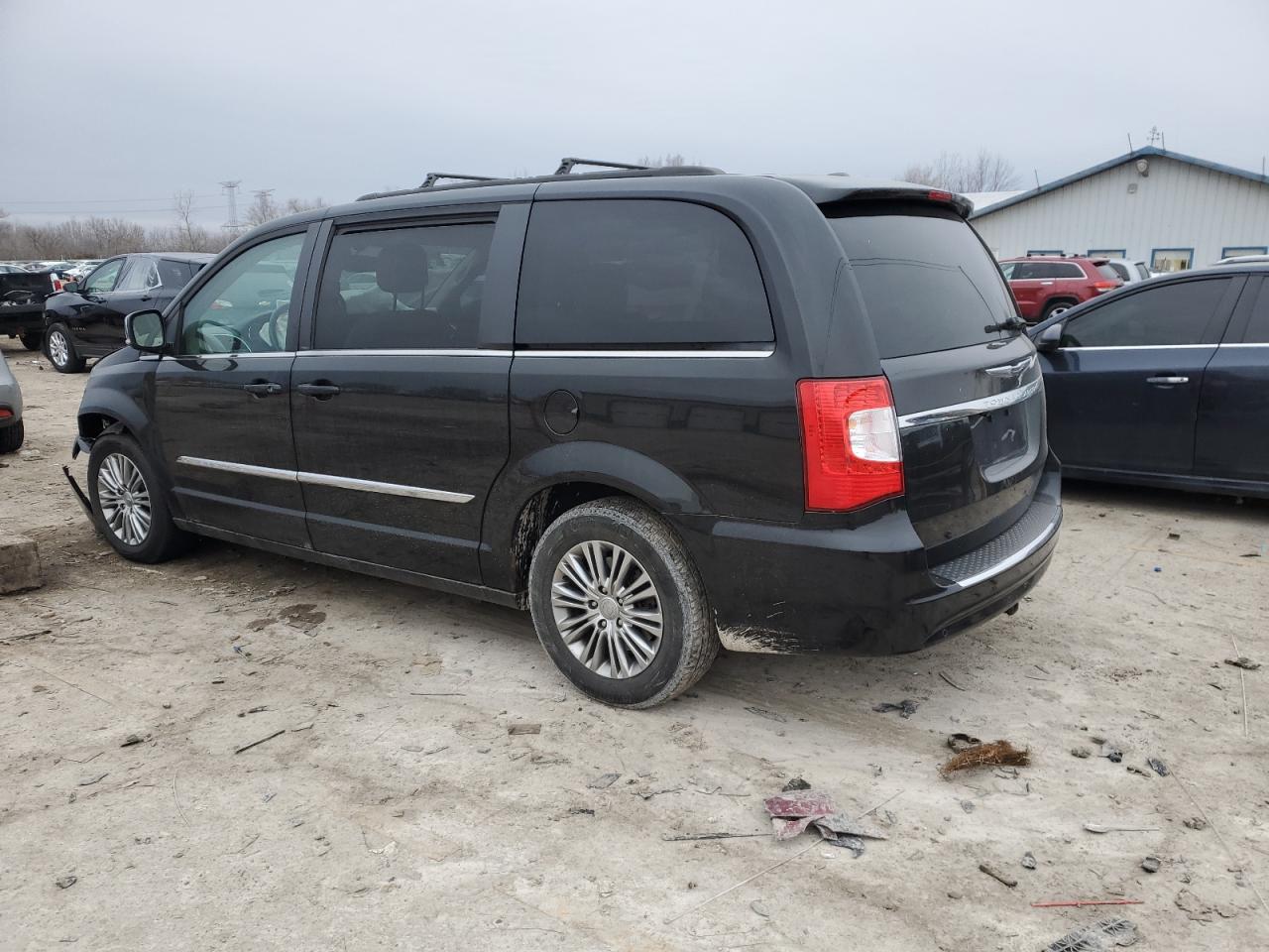 2013 Chrysler Town & Country - Image 2