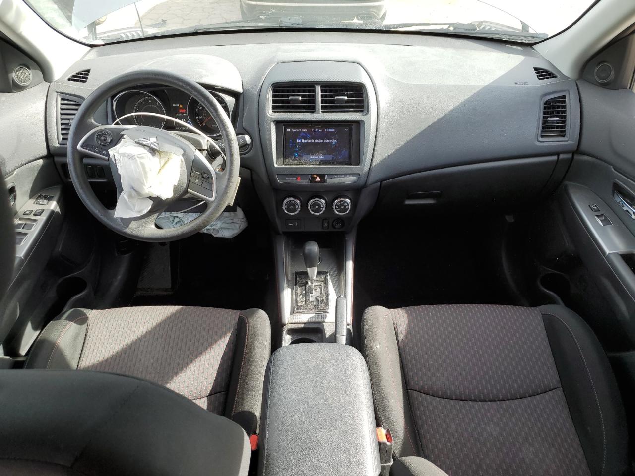 2018 Mitsubishi Outlander - Image 8
