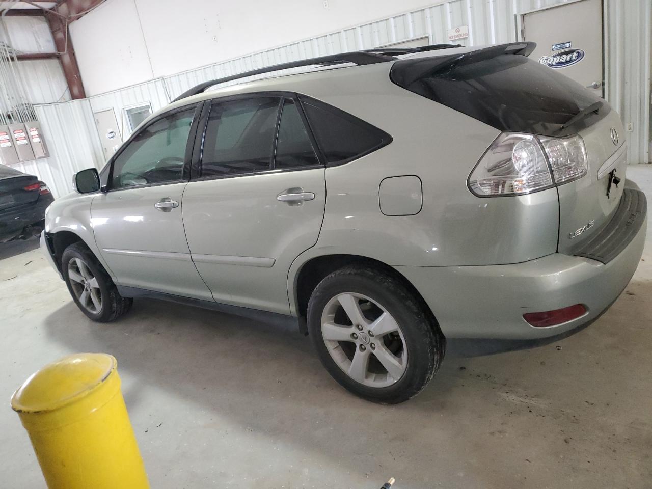 2005 Lexus RX - Image 2