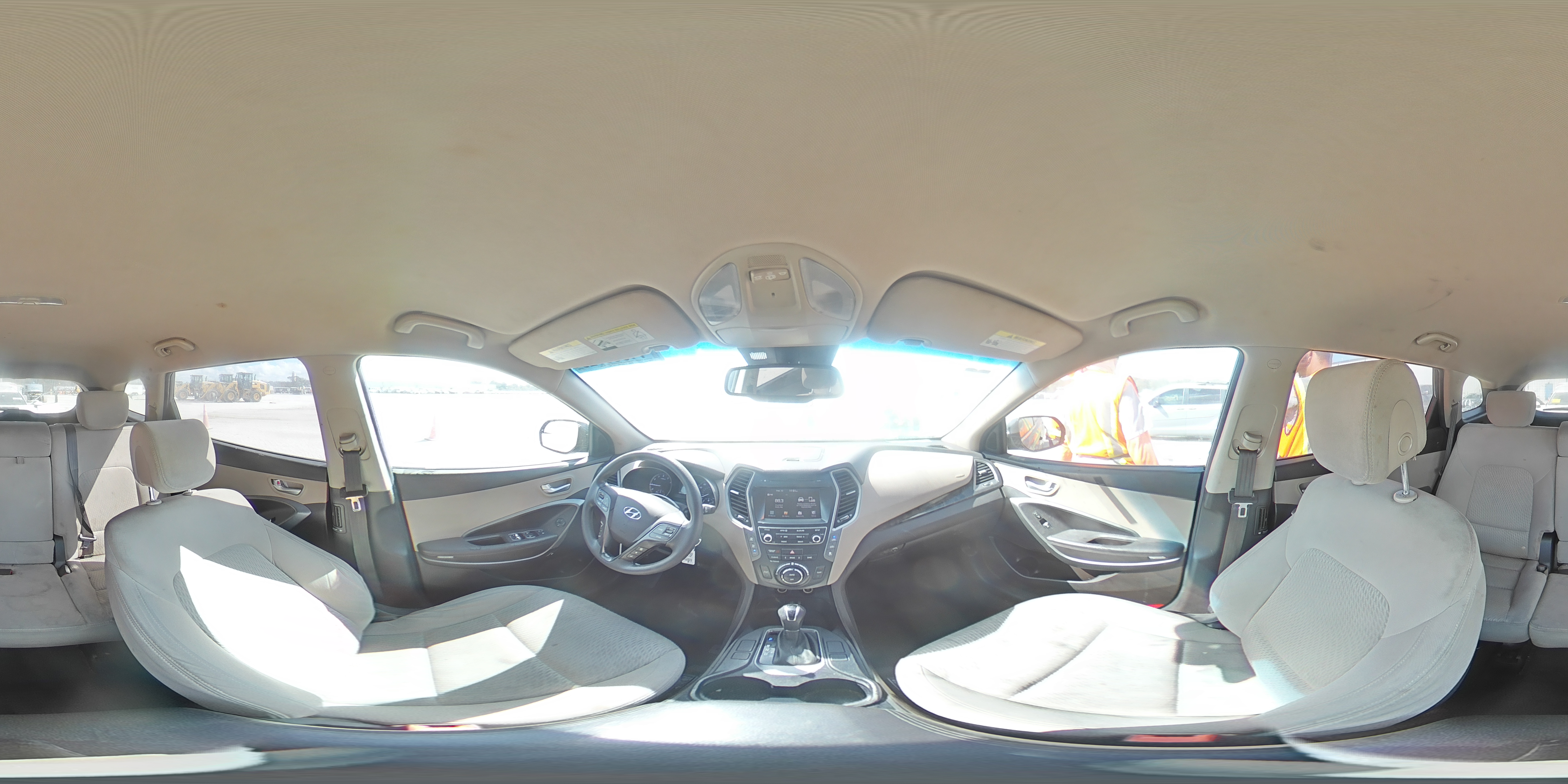2017 Hyundai Santa Fe - Image 16