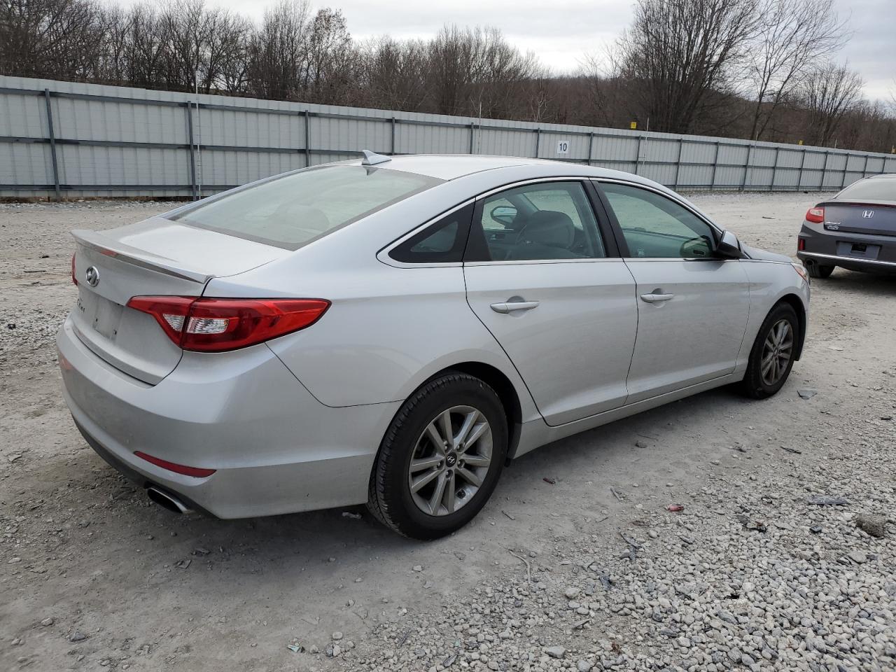2015 Hyundai Sonata - Image 3