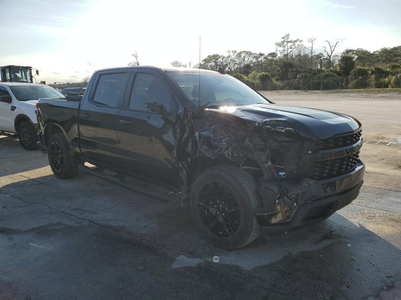 2022 Chevrolet Silverado - Image 4
