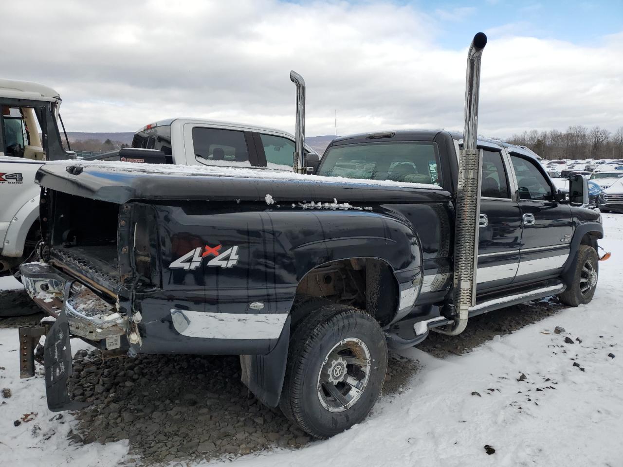 2001 Chevrolet Silverado - Image 3