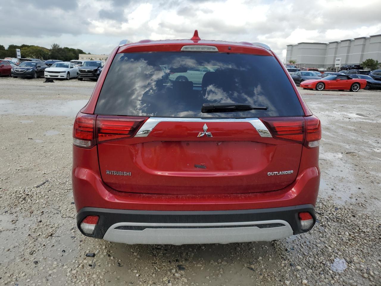 2020 Mitsubishi Outlander - Image 6