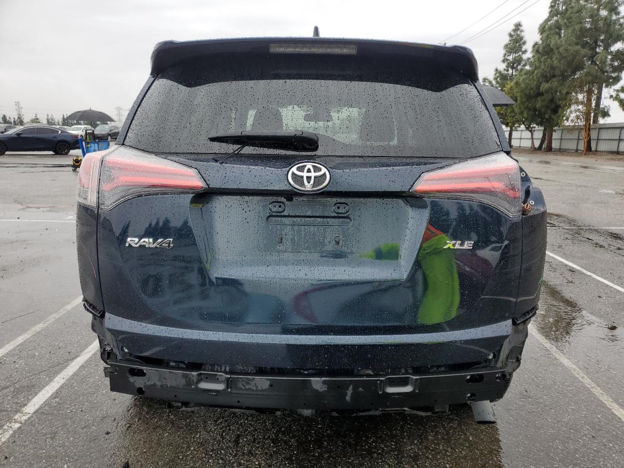 2018 Toyota RAV 4 - Image 6