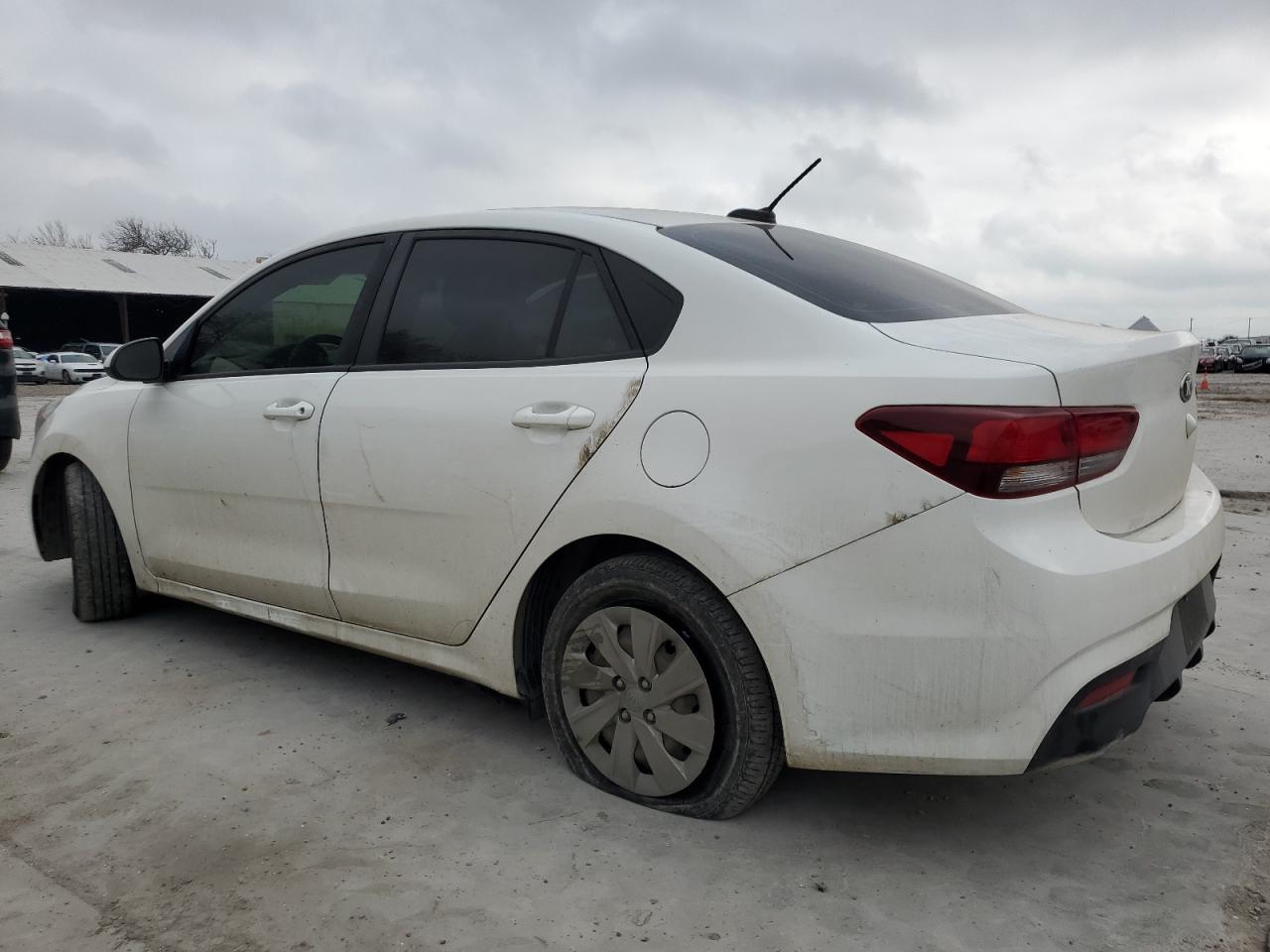 2020 Kia Rio - Image 2