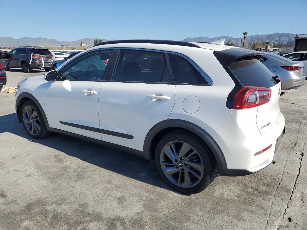 2017 Kia Niro - Image 2