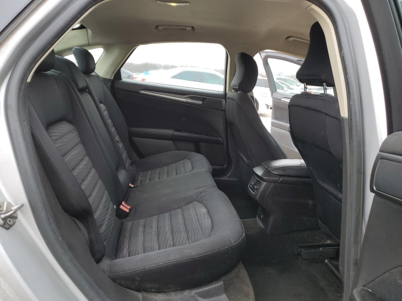2016 Ford Fusion - Image 11