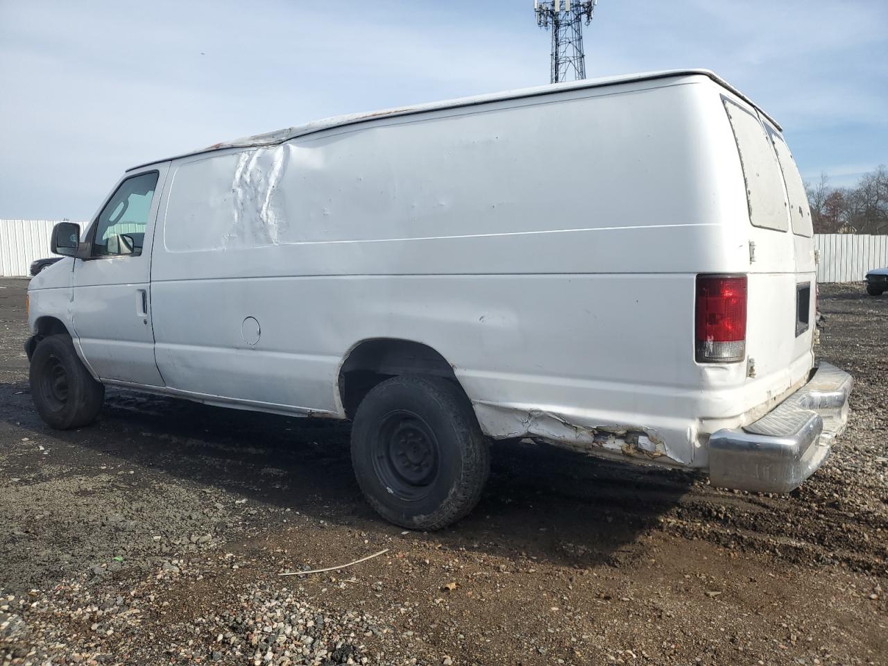 2004 Ford Econoline - Image 2
