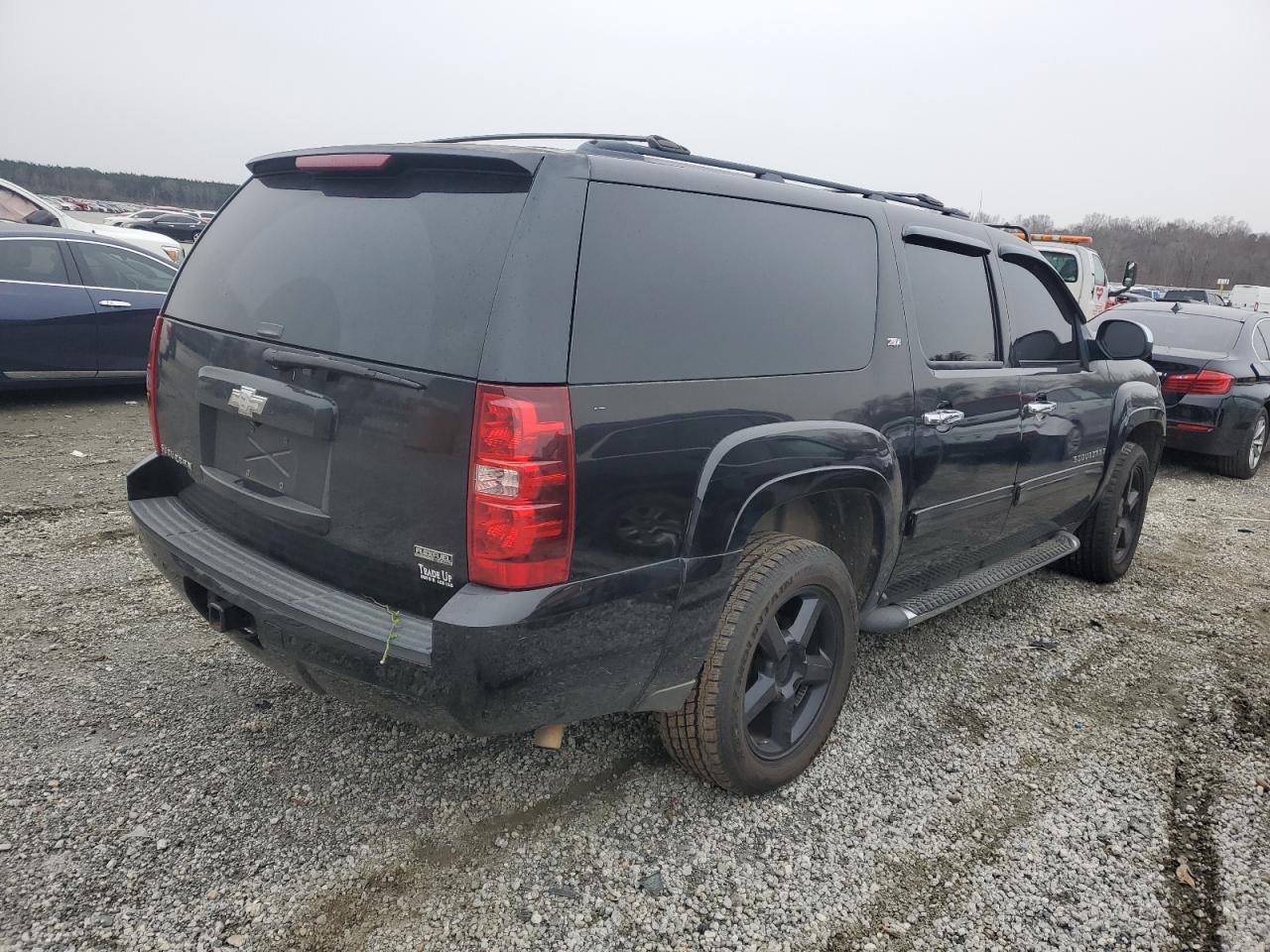 2009 Chevrolet Suburban - Image 3