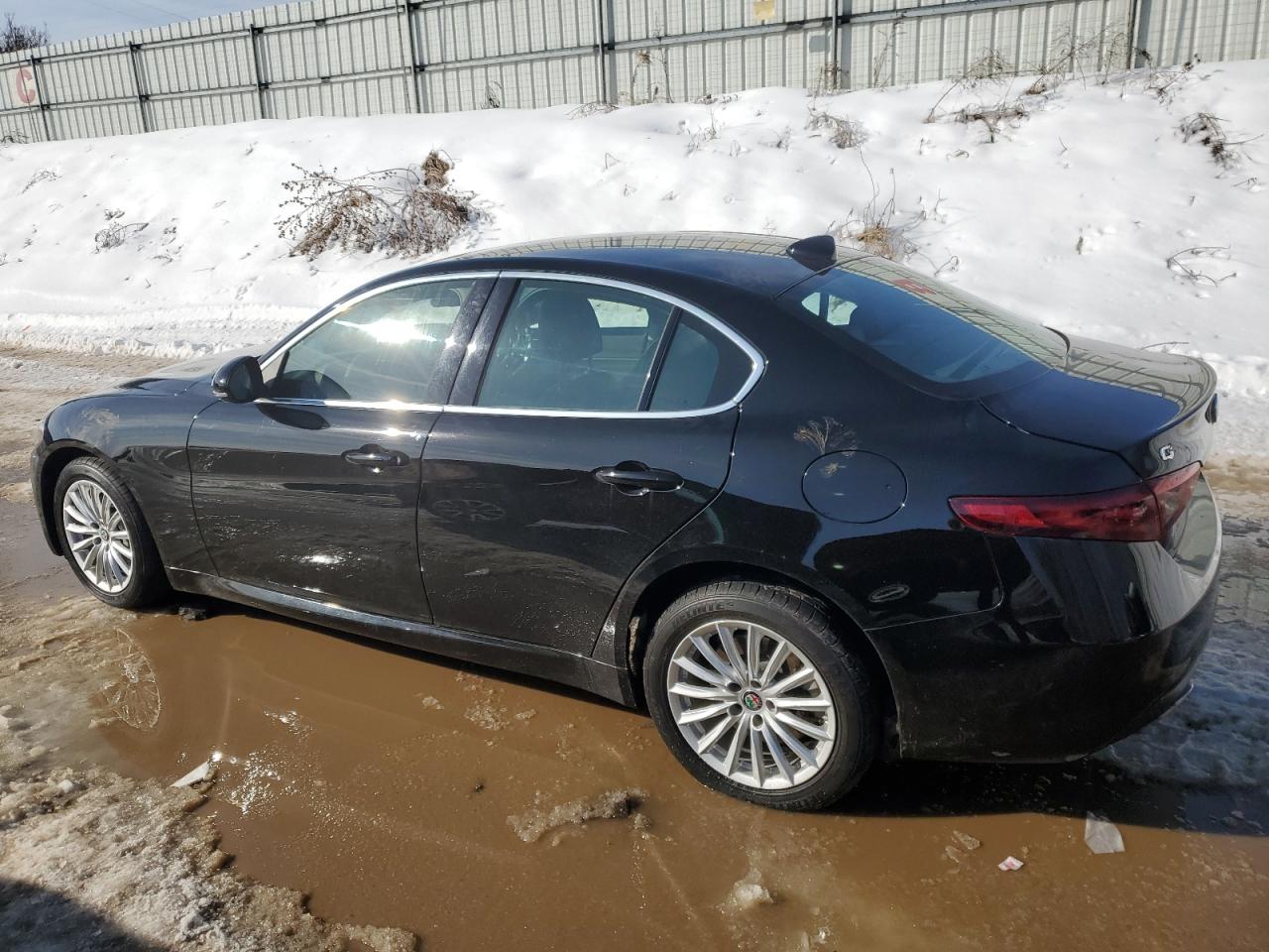 2021 Alfa Romeo Giulia - Image 2