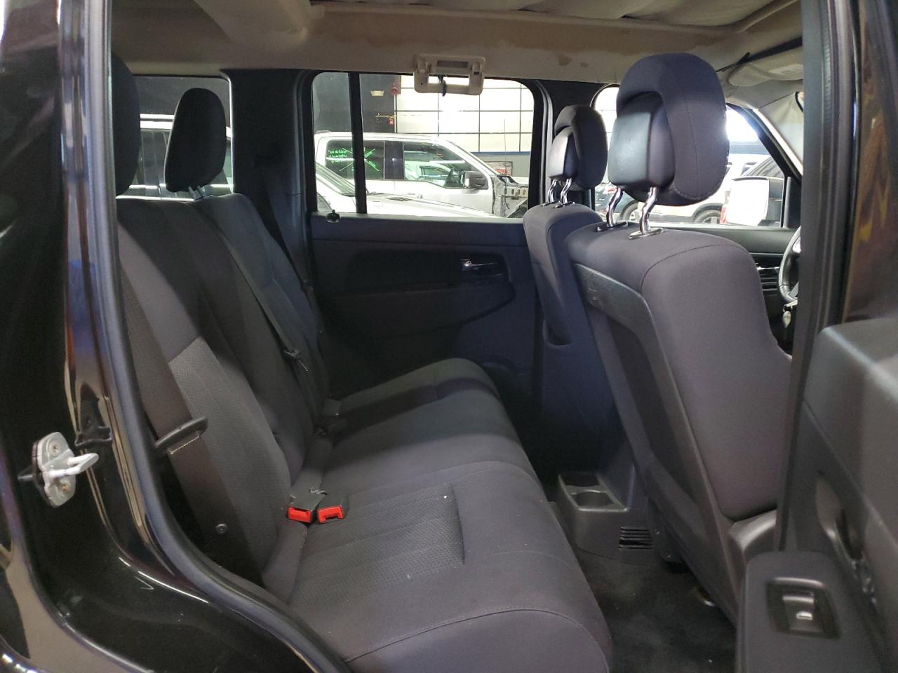 2012 Jeep Liberty (North America) - Image 11