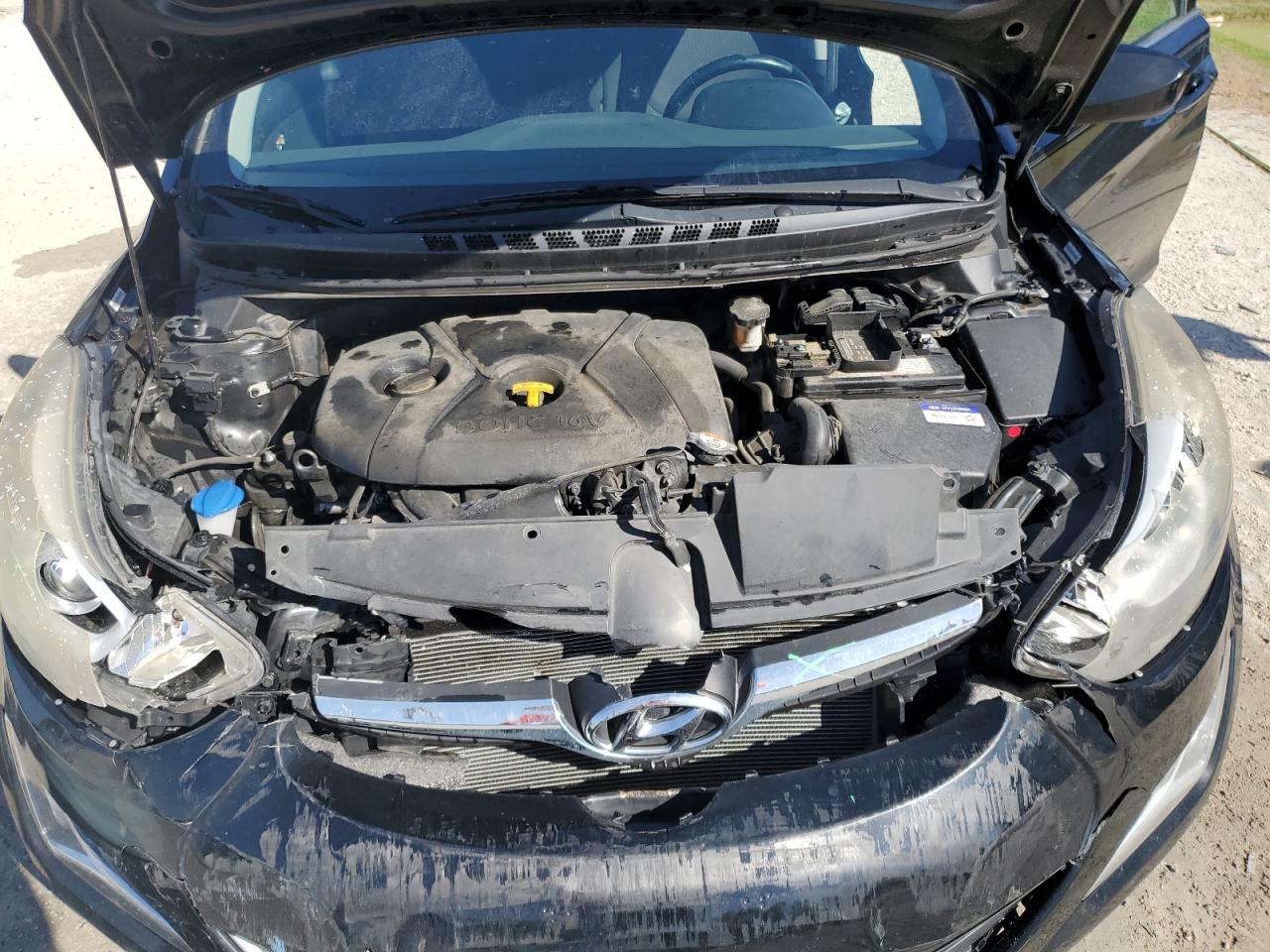 2015 Hyundai Elantra - Image 11